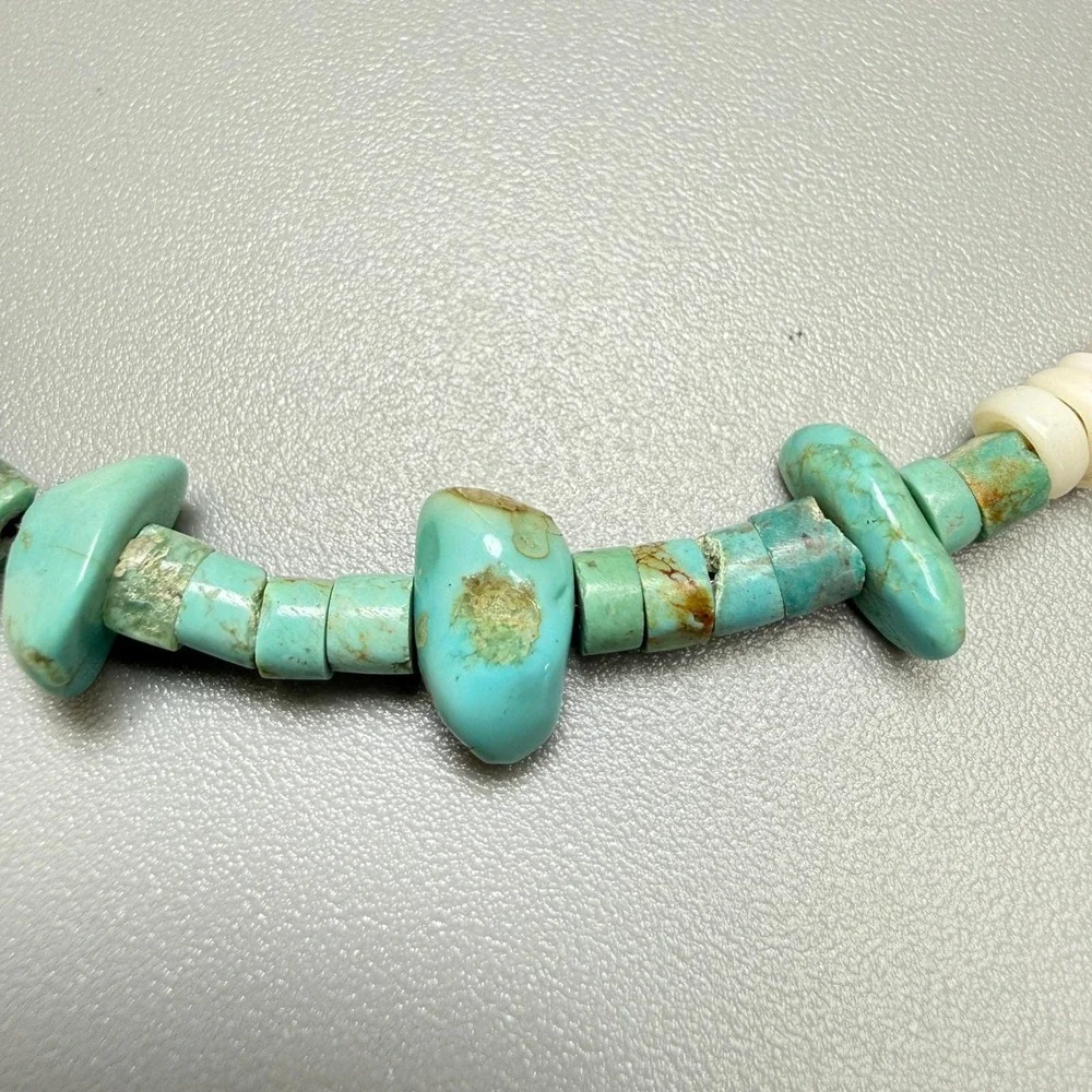 Vintage Puka Shell Turquoise Nugget Choker Necklace 15